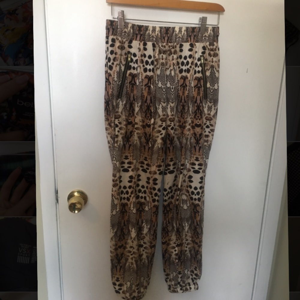 Bebe pants